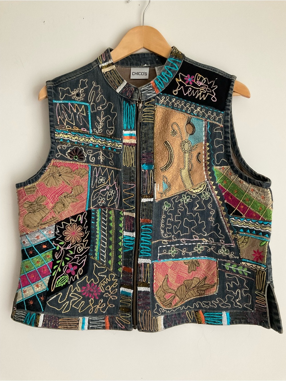 Vintage Chicos Embroidered Floral Patchwork Denim Vest Boho Artsy Applique